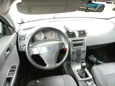 Sloopvoertuig volvo v50 (545) 1.6 d van het jaar 2005 aangedreven d4164t