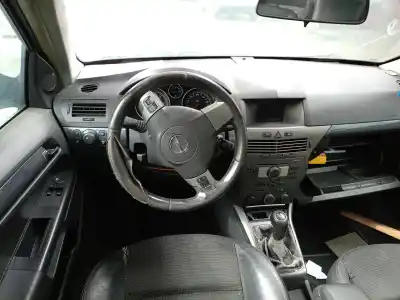 Veículo de Sucata opel astra h (a04) 1.9 cdti (l48) do ano 2004 alimentado z19dth