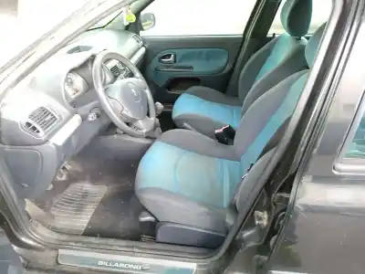 Veículo de Sucata renault clio ii (bb_, cb_) 1.4 16v (b/cb0p, bb13) do ano 2003 alimentado k4j c7