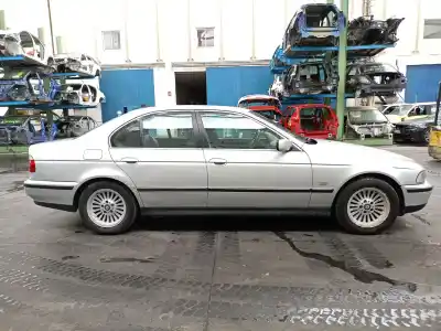Veicolo di demolizione bmw 5 (e39) 525 tds dell'anno 1999 alimentato 256t1
