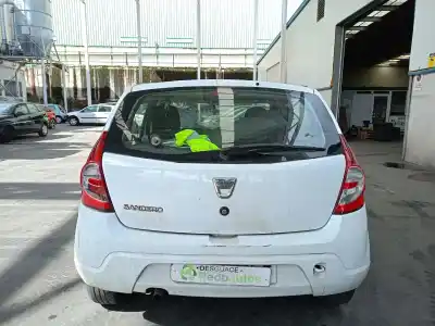 Scrapping Vehicle dacia sandero 1.2 16v of the year 2012 powered d4ff730