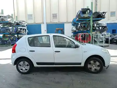 Scrapping Vehicle dacia sandero 1.2 16v of the year 2012 powered d4ff730