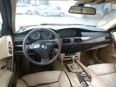 Sloopvoertuig bmw 5 (e60) 525 i van het jaar 2004 aangedreven 256s5