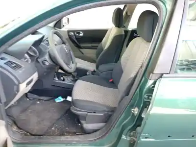 Scrapping Vehicle renault megane ii sedán (lm0/1_) 1.6 of the year 2004 powered k4mt760