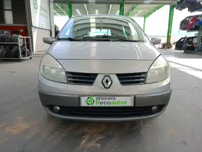 Veicolo di demolizione renault grand scénic ii (jm0/1_) 1.9 dci (jm0g, jm12, jm1g, jm2c) dell'anno 2005 alimentato f9q d8