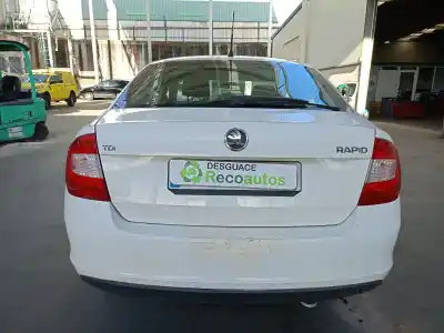 Veículo de Sucata skoda rapid (nh3, nk3, nk6) 1.6 tdi do ano 2014 alimentado cayc