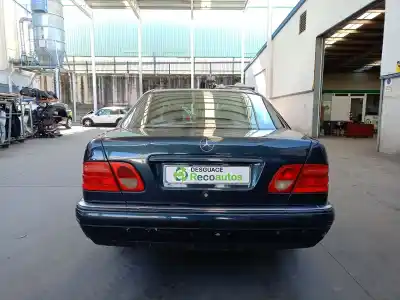 Veículo de Sucata mercedes-benz clase e (w210) e 200 (210.035) do ano 1996 alimentado 111