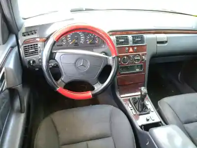 Veículo de Sucata mercedes-benz clase e (w210) e 200 (210.035) do ano 1996 alimentado 111