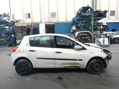Véhicule à la ferraille renault                                            clio iii (br0/1, cr0/1)                                                                                                                                                                                                                                    1.5 dci (c/br0g, c/br1g)                                                                                                                                                                                                                                   de l'année 2007 alimenté k9km768