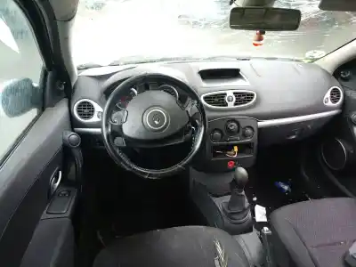 Véhicule à la ferraille renault                                            clio iii (br0/1, cr0/1)                                                                                                                                                                                                                                    1.5 dci (c/br0g, c/br1g)                                                                                                                                                                                                                                   de l'année 2007 alimenté k9km768