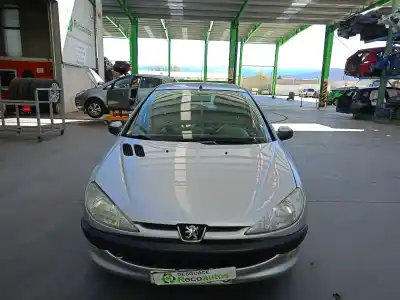 Sloopvoertuig peugeot 206 berlina 1.9 diesel van het jaar 2000 aangedreven wjz