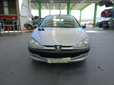 Sloopvoertuig peugeot 206 berlina 1.9 diesel van het jaar 2000 aangedreven wjz