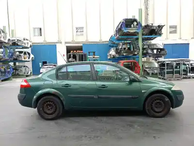 Verschrottungsfahrzeug renault megane ii sedán (lm0/1_) 1.9 dci (lm0g, lm1g, lm2c) des jahres 2003 angetrieben f9q b8