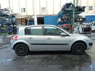 Scrapping Vehicle renault megane ii (bm0/1_, cm0/1_) 1.9 dci (bm0g, cm0g) of the year 2004 powered f9qb800