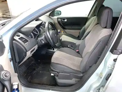 Scrapping Vehicle renault megane ii (bm0/1_, cm0/1_) 1.9 dci (bm0g, cm0g) of the year 2004 powered f9qb800