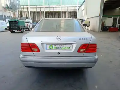 Veículo de Sucata mercedes-benz clase e (w210) e 320 (210.065) do ano 1998 alimentado 112941