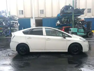 Здавання транспортного засобу toyota prius (nhw30) executive року 2010 потужний 2zr