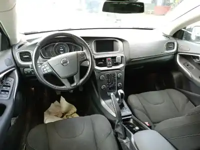 Здавання транспортного засобу volvo v40 fastback (525) d2 року 2018 потужний d4204t8