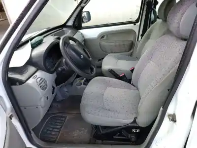 Veicolo di demolizione renault kangoo (kc0/1_) 1.5 dci (kc07) dell'anno 2006 alimentato k9kb702