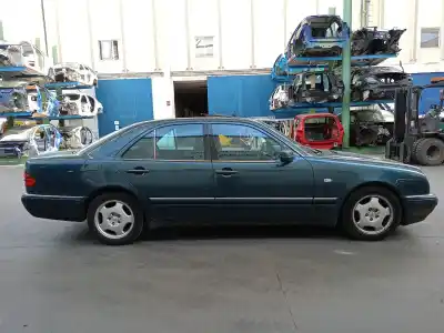 Veicolo di demolizione mercedes-benz clase e (w210) e 280 (210.063) dell'anno 1999 alimentato 112921