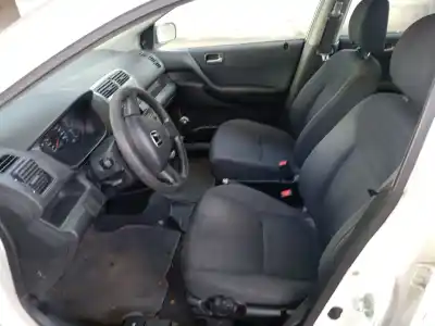 Scrapping Vehicle honda civic vii hatchback (eu, ep, ev) 1.6 i (ep2, eu8, eu6) of the year 2003 powered d16v1
