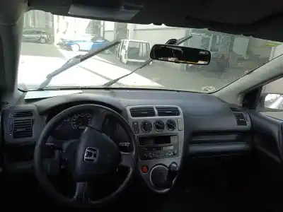 Scrapping Vehicle honda civic vii hatchback (eu, ep, ev) 1.6 i (ep2, eu8, eu6) of the year 2003 powered d16v1