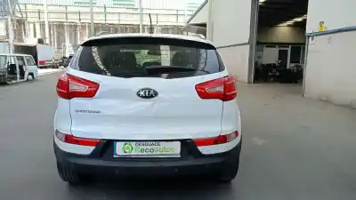 Veículo de Sucata kia sportage iii (sl) 1.6 gdi do ano 2013 alimentado g4fd