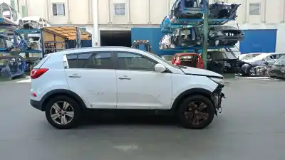 Veículo de Sucata kia sportage iii (sl) 1.6 gdi do ano 2013 alimentado g4fd