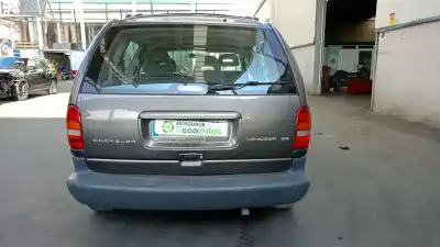Véhicule à la ferraille chrysler voyager / grand voyager iii (gs_, ns_) 2.5 td de l'année 1998 alimenté vm69b