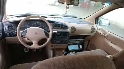 Véhicule à la ferraille chrysler voyager / grand voyager iii (gs_, ns_) 2.5 td de l'année 1998 alimenté vm69b