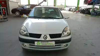 Veículo de Sucata renault                                            clio ii (bb_, cb_)                                                                                                                                                                                                                                         1.2 16v (bb05, bb0w, bb11, bb27, bb2t, bb2u, bb2v, cb05,...                                                                                                                                                                                                do ano 2003 alimentado d4f b7