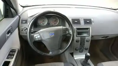 Sloopvoertuig volvo v50 (545) 2.0 d van het jaar 2005 aangedreven d4204t