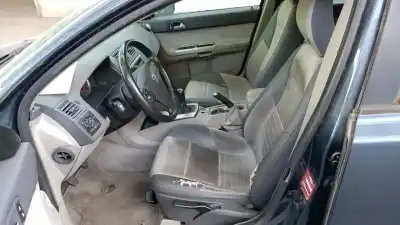 Sloopvoertuig volvo v50 (545) 2.0 d van het jaar 2005 aangedreven d4204t