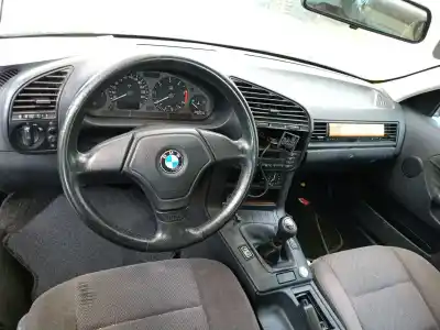 Veículo de Sucata bmw 3 (e36) 318 tds do ano 1996 alimentado 174t1