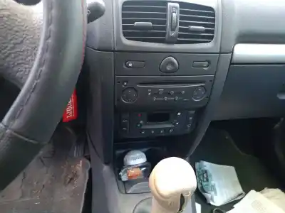 Veículo de Sucata renault clio ii (bb_, cb_) 1.5 dci do ano 2004 alimentado k9ke712