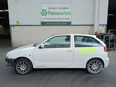 Veicolo di demolizione SEAT IBIZA II (6K1)  dell'anno 2001 alimentato ALH