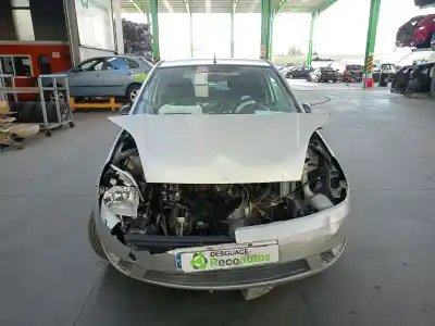 Veículo de Sucata ford fiesta (cbk) 1.6 16v cat do ano 2004 alimentado fyjb