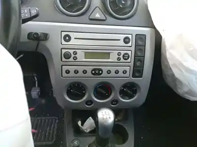 Veículo de Sucata ford fiesta (cbk) 1.6 16v cat do ano 2004 alimentado fyjb