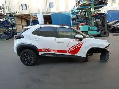 Scrapping Vehicle toyota yaris cross (mxp_) 1.5 hybrid a las 4 ruedas (mxpj15) of the year 2023 powered m15a