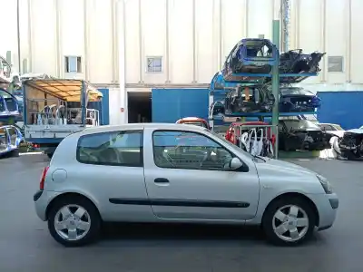 Veículo de Sucata renault clio ii (bb_, cb_) 1.5 dci (b/cb08) do ano 2003 alimentado k9kb702