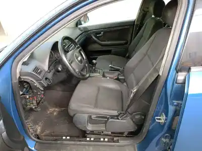 Veículo de Sucata audi a4 berlina (8e) 1.9 tdi (96kw) do ano 2001 alimentado awx