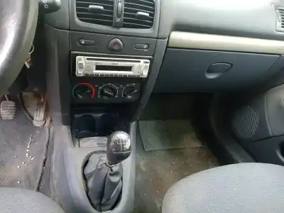 Veículo de Sucata renault clio ii (bb_, cb_) 1.5 dci (b/cb07) do ano 2004 alimentado k9ka704