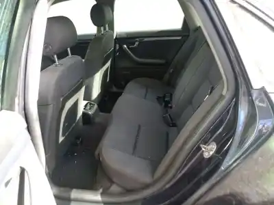 Veículo de Sucata audi a4 berlina (8e) 1.9 tdi (96kw) do ano 2003 alimentado awx