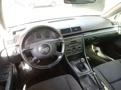 Veículo de Sucata audi a4 berlina (8e) 1.9 tdi (96kw) do ano 2003 alimentado awx