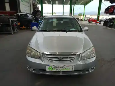 Veículo de Sucata kia cerato 2.0 lx crdi familiar do ano 2005 alimentado d4ea