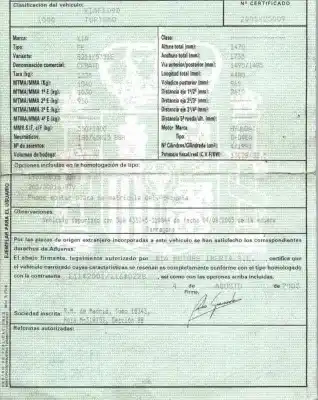 Veículo de Sucata kia cerato 2.0 lx crdi familiar do ano 2005 alimentado d4ea