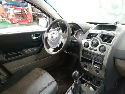Scrapping Vehicle renault megane ii (bm0/1_, cm0/1_) 1.9 dci (bm0g, cm0g) of the year 2005 powered f9q 800