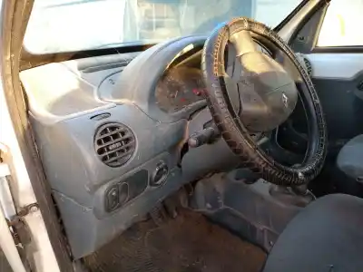Здавання транспортного засобу renault kangoo (f/kc0) 1.9 diesel року 2001 потужний f8qp6