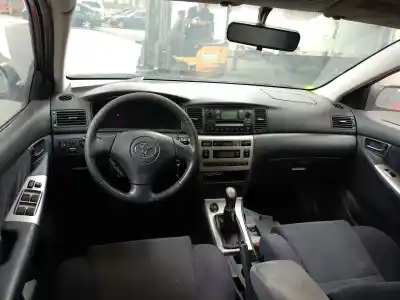 Scrapping Vehicle toyota corolla (_e12_) 2.0 d-4d (cde120r_, cde120l_) of the year 2002 powered 1cdftv