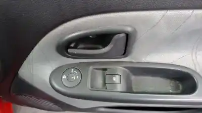 Veículo de Sucata renault clio ii fase i (b/cbo) 1.2 do ano 2003 alimentado d7fg726